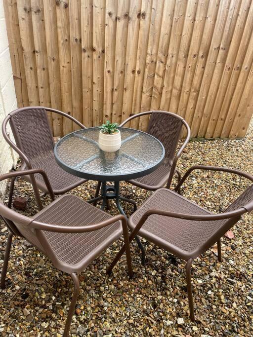 Fern House - By Shortstays4U 2 Bed House With Free Parking In The Town Centre King's Lynn Esterno foto
